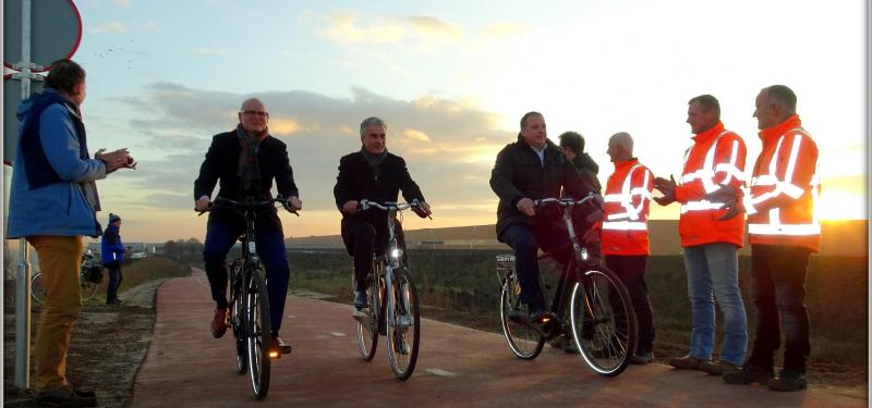 Opening fietsbrug